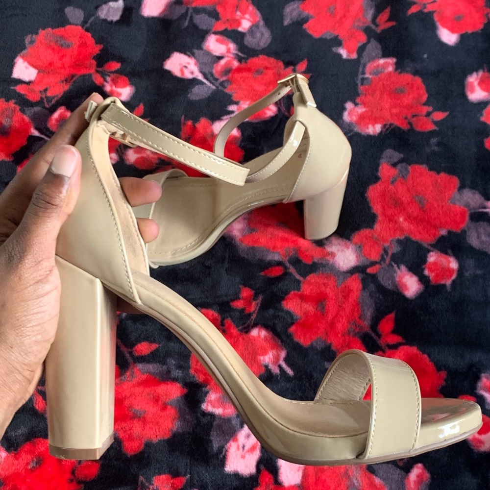 Nude Size 7 1/2 Heels